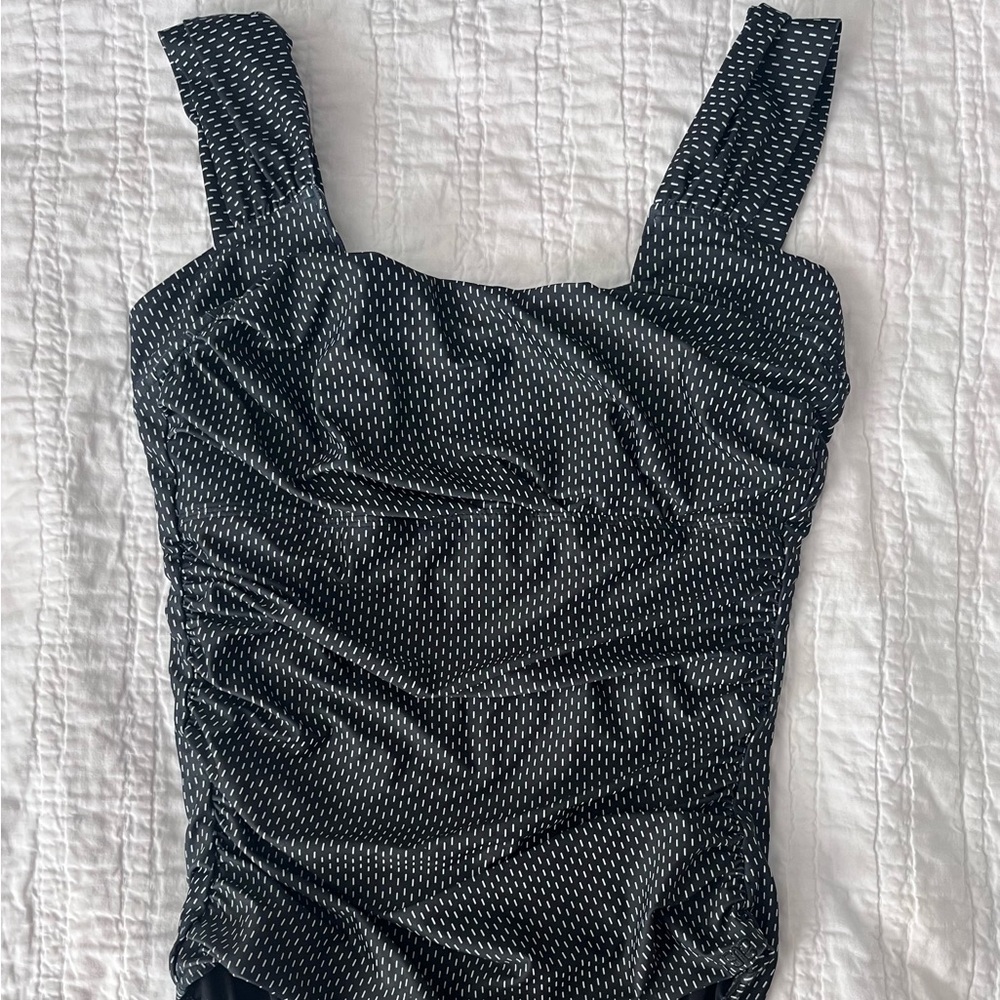 Albion “The Victoria” like new black pattern one piece